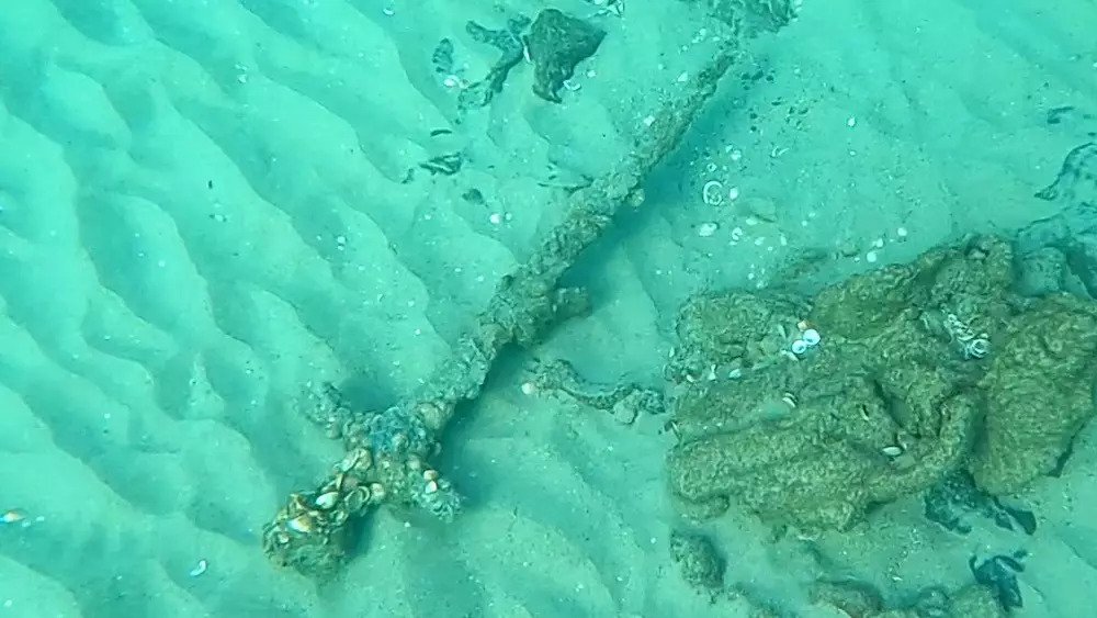 mystery-of-900-year-old-crusader-s-sword-found-at-bottom-of-sea-finally