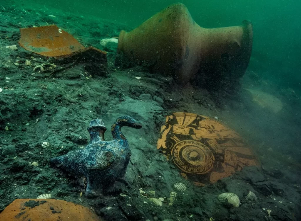 Sunken temple reveals ‘treasures and secrets’ in mysterious underwater city - archaeologyworldnews.com